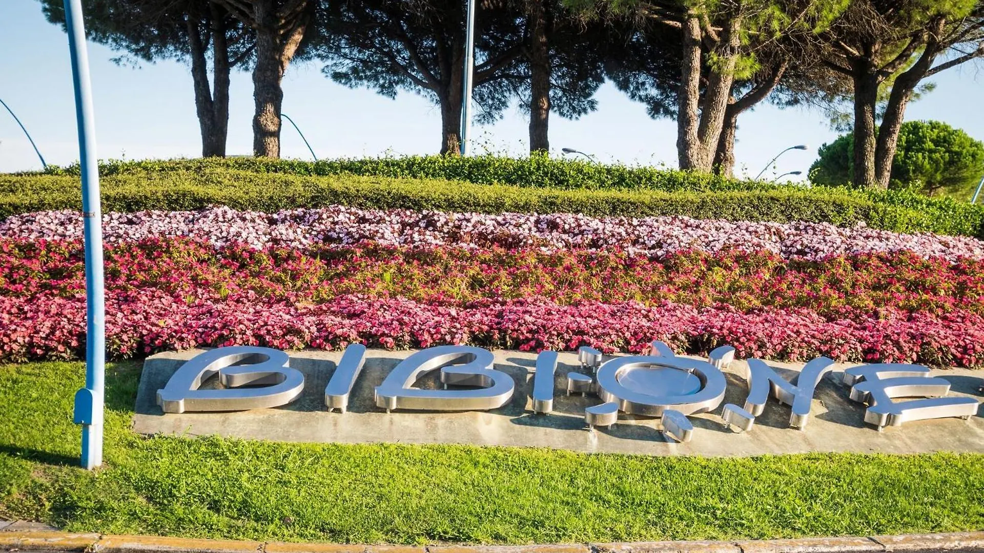 Great Flat 100M From The Beach - Beahost Rentals Bibione 0*,  Italy