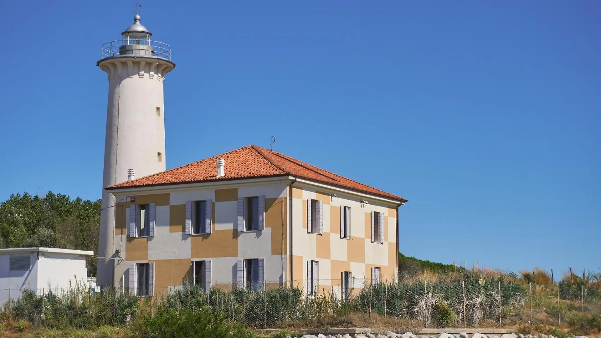 Great Flat 100M From The Beach - Beahost Rentals Bibione 0*,  Italy